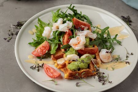 Батат с креветкой и гуакамоле