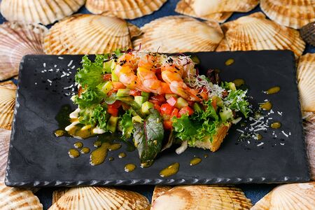 Бриошь с креветкой