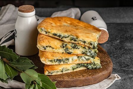 Хачапури со шпинатом и сыром