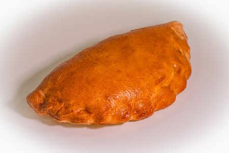 Пицца закрытая с курицей