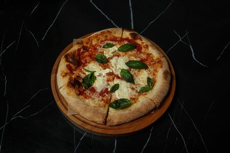 Пицца Маргарита со страчателлой