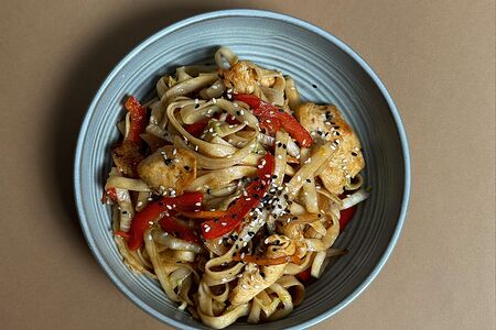 Удон с курицей