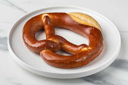 Брецель с солёным маслом