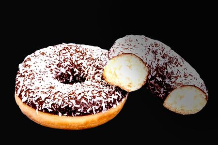 Донат с карамельной начинкой