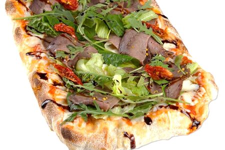 Римская пицца с ростбифом