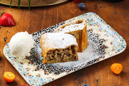 Штрудель яблочный