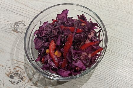 Салат из краснокочанной капусты