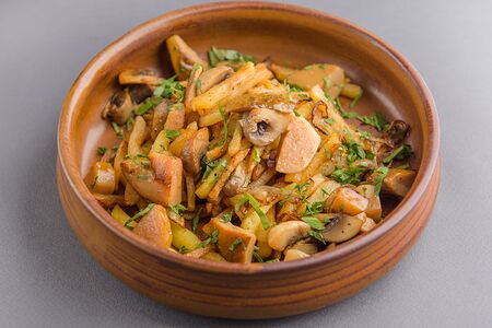 Картофель, жаренный с грибами
