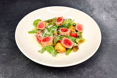 Салат с тунцом