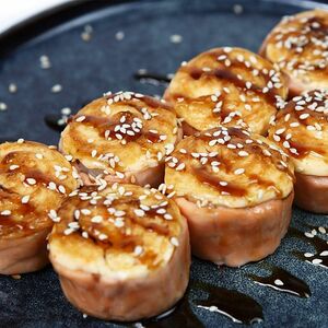 Запеченный ролл Филадельфия hot 8 шт