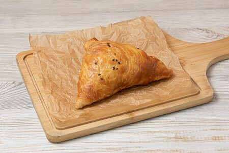 Самса слоеная с курицей