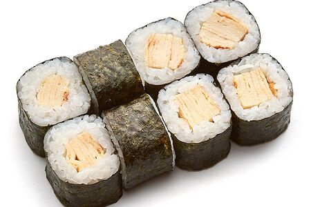 Маки с омлетом