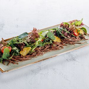 Салат с рваной говядиной