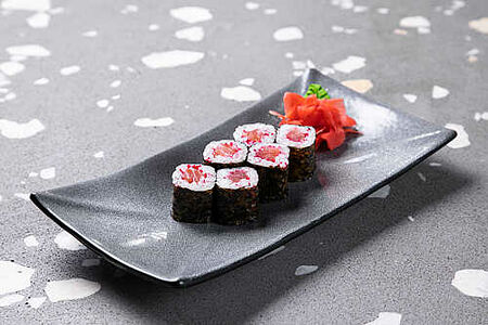 Маки с лососем