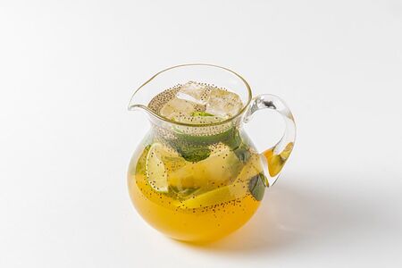 Лимонад манго-маракуйя