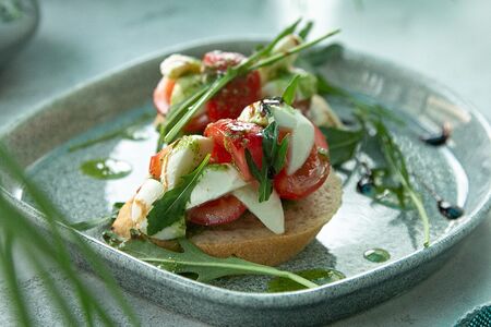 Тапас с капрезе