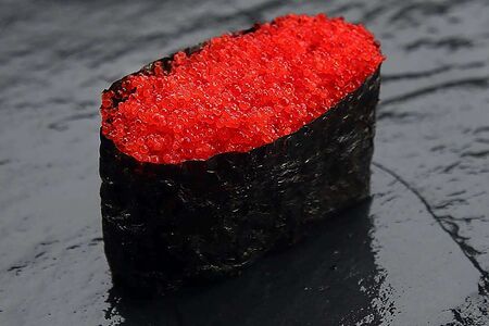 Гункан с икрой