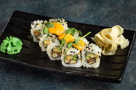 Спайс-ролл с угрём