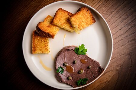 Патэ из печени с бриошью