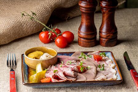 Мясная тарелка