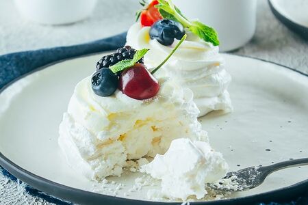 Десерт меренговый Павлова