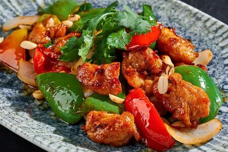 Курица Гунг Бао с орешками