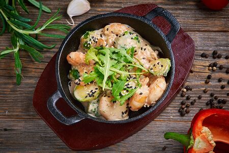 Жаркое по-испански с креветками