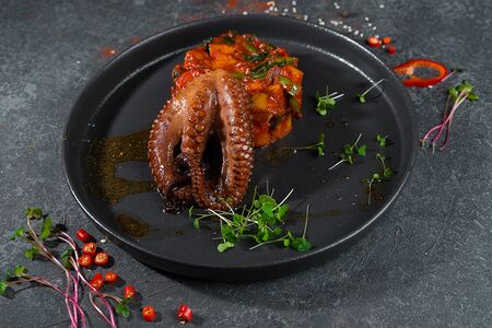 Осьминог на гриле