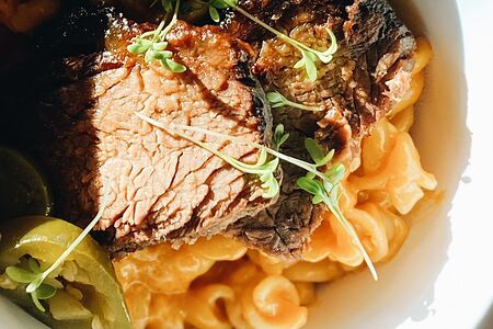 Мак энд чиз с брискетом