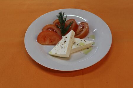 Салат Помидоры с сыром Фета