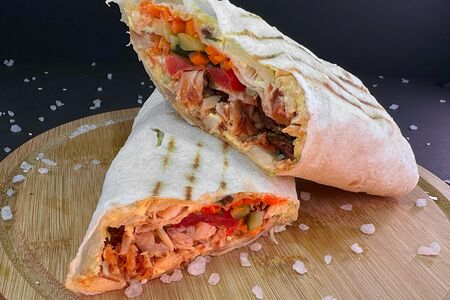 Шаурма в лаваше с говядиной халяль
