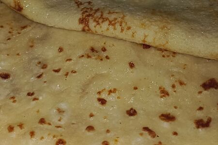 Тоненький блинчик со сливочным маслицем