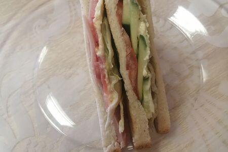 Сэндвич с ветчиной и сыром