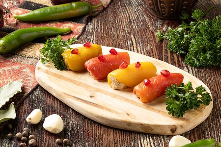 Перец болгарский фаршированный орехами