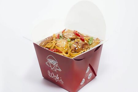 Яичная лапша с индейкой и ананасами