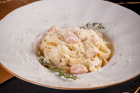 Паста с лососем и шпинатом