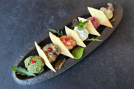 Ассорти из пхали