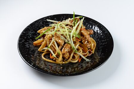 Вок с курицей и свининой в Устричном соусе