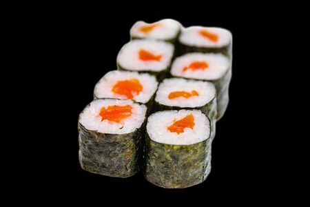 Ролл с лососем