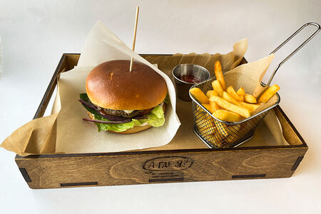 Бургер из оленины