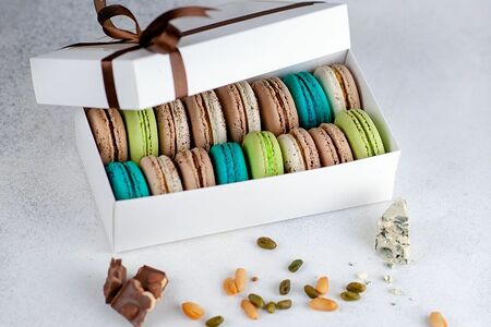 Набор макаронс орехово-сырный