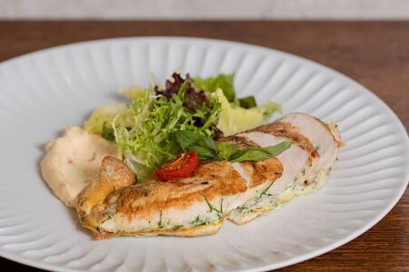 Куриная пиката с сыром Горгонзола