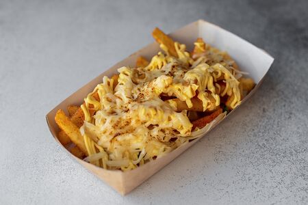 Голландский картофель фри с сыром