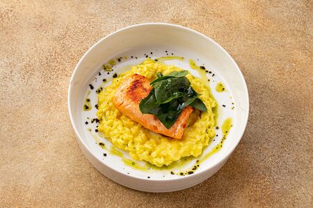 Лосось с лимонным и ризотто