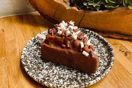 Чизкейк Сникерс