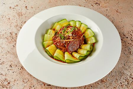 Салат мясной в сычуаньском стиле