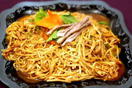 Лапша со свининой и овощами 705