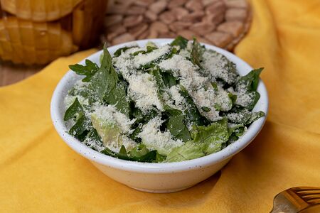 Зеленый салат