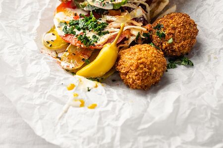 Гирос с фалафелем