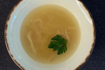 Куриный бульон с птитимом